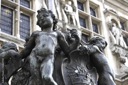 Paris classical st yle statues near Hotel De Ville