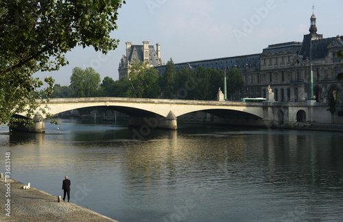 Paris pont carroussel photo