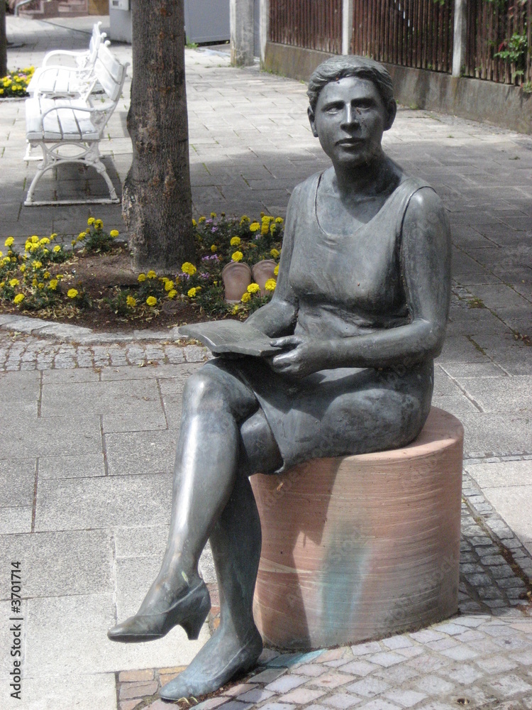 Brunnenfigur StockFoto Adobe Stock