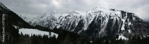 Berge in Wolken