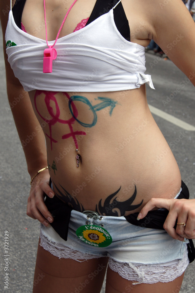 Provocation féminine - vu à la Gay Pride