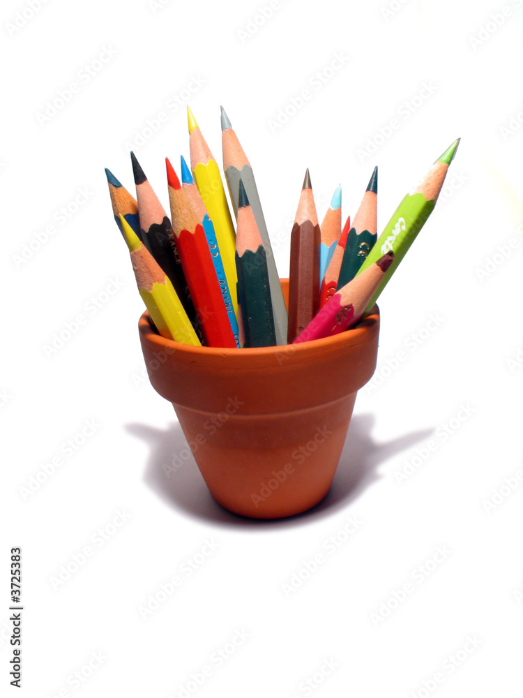pot de crayons de couleur