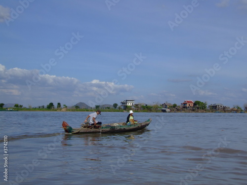 Navigation sur le fleuve Tonle