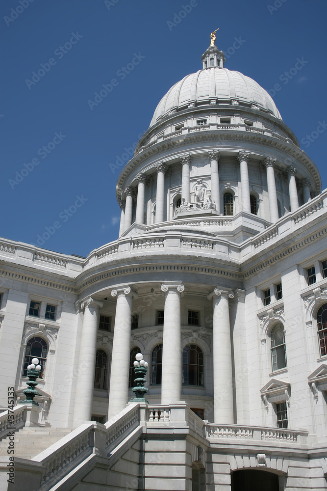 Obraz premium Detail of the Capitol Building in Madison, Wisconsin