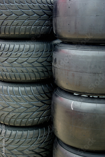Motor racing tyres