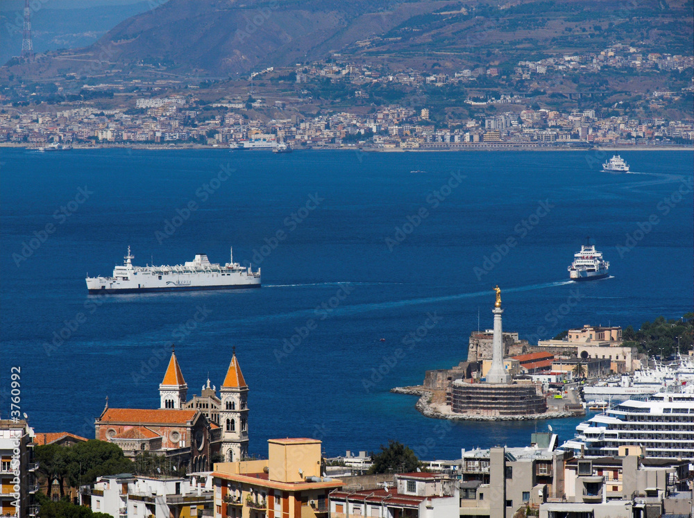 Messina panoramica sullo Stretto ed il porto