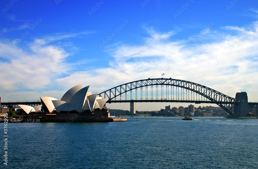 Fototapeta premium Opera w Sydney i most Harbour Bridge.