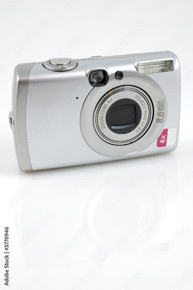 Digital camera with reflection