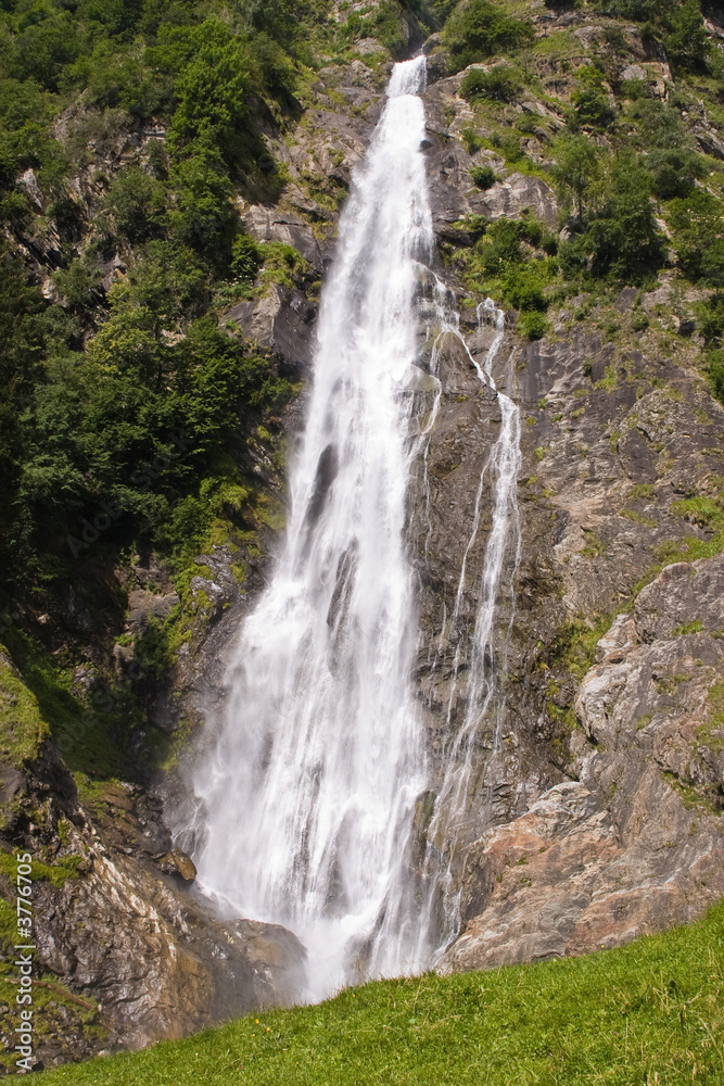 Partschinser Wasserfall.(Sudtirol)