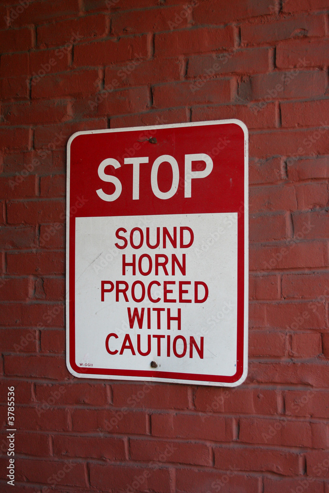 stop sound horn sign