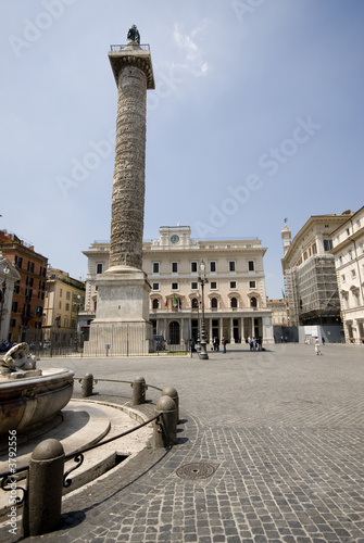 rome italy piazza colonna plaza with historic   monument  