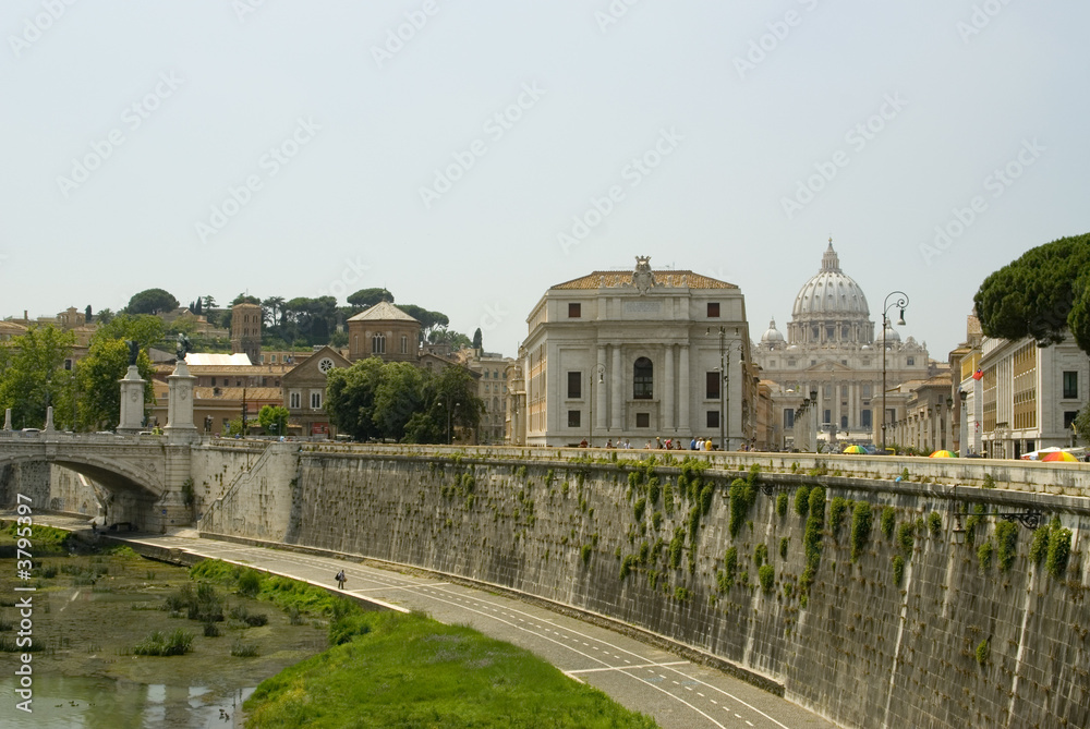 Fototapeta premium vatican view from tiber river rome italy