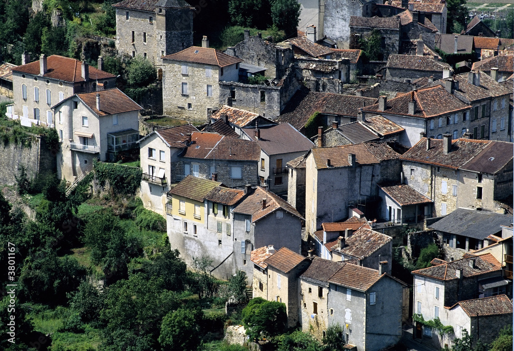 france midi pyrenees caylus village aveyron