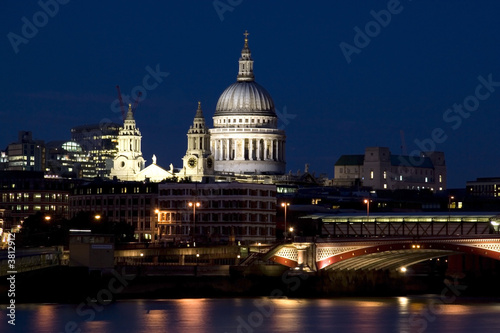 Bridge Blackfriars with St.Paul Cathedral at night.