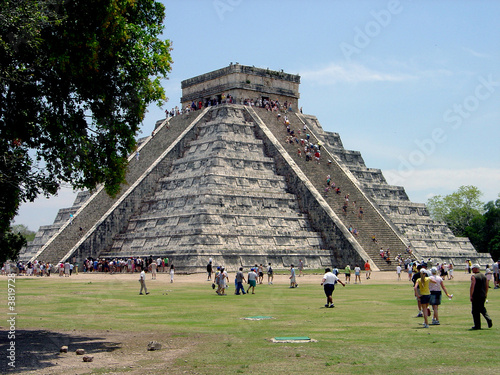 mexique chichen itza uxmal ruta puuc pyramide maya yucatan photo