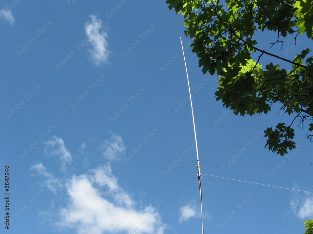 The blue sky and ground plane antenna The blue sky and ground plane antenna