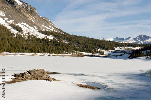 Fototapeta Naklejka Na Ścianę i Meble -  Snowy mountains
