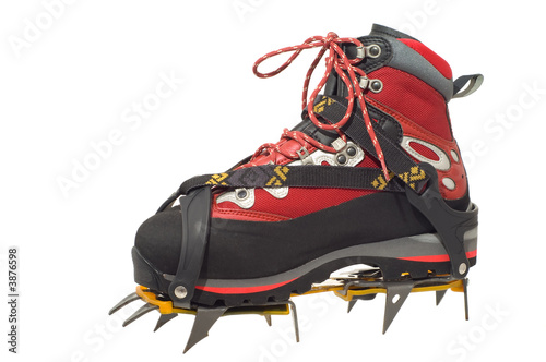 Trekking boot with crampon