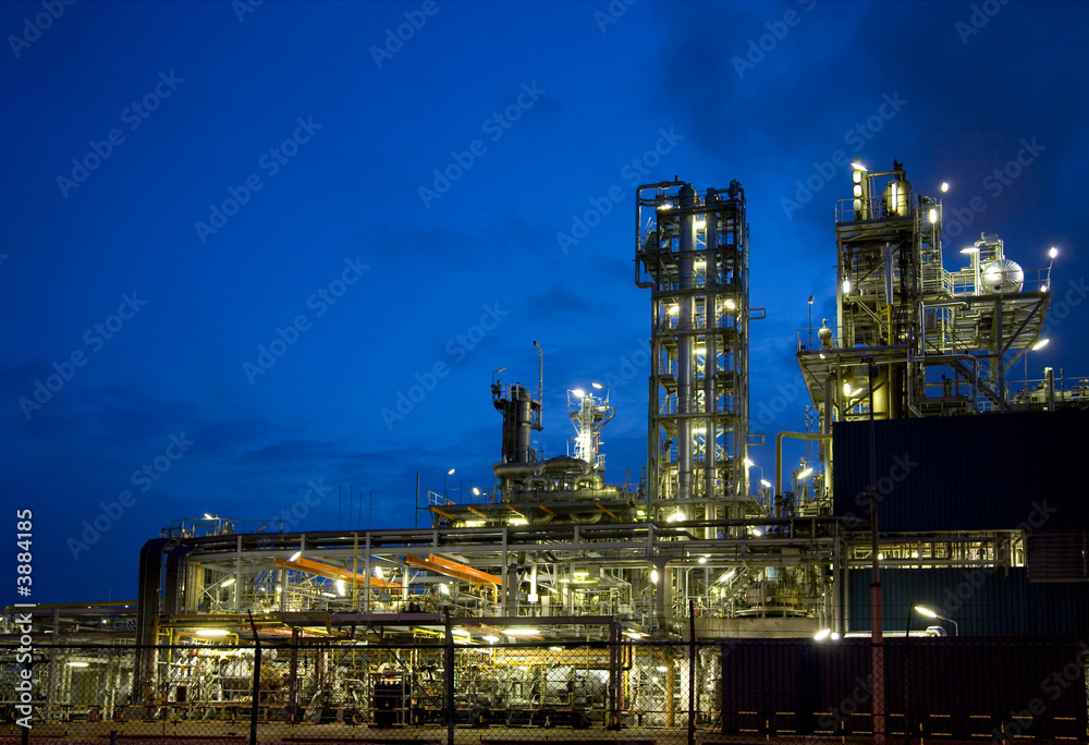 Refinery at night 10