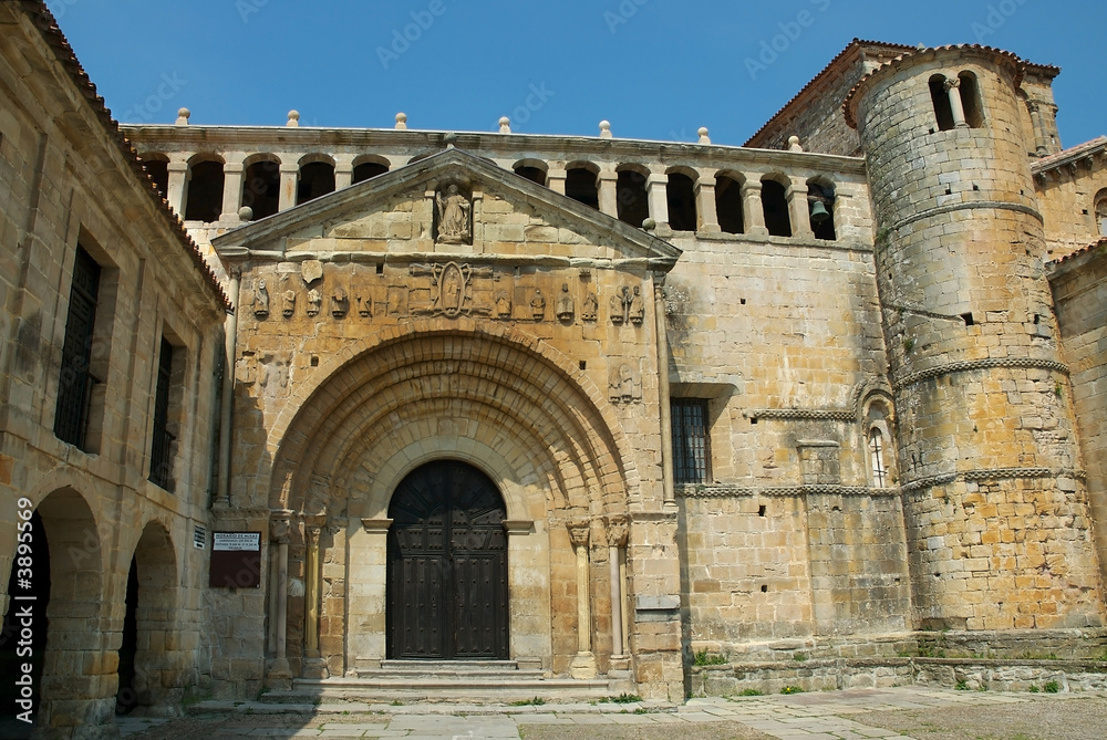 Iglesia romanica en España