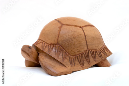 tortue scultée en bois