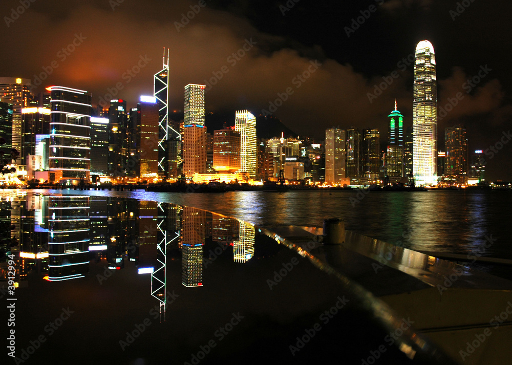 Obraz premium Hong Kong skyline at night (1)