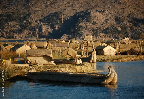 Schilfboote am Titicaca - See