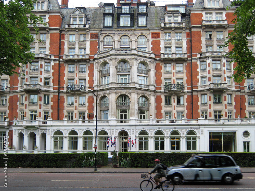 Elegant London hotel with hedge overlooking park
