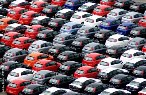 automobili colorate in serie  photo