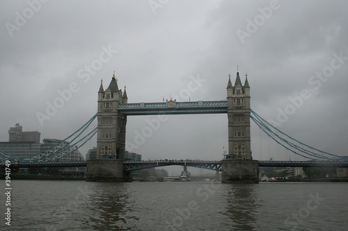Tower Bridge im Sturm