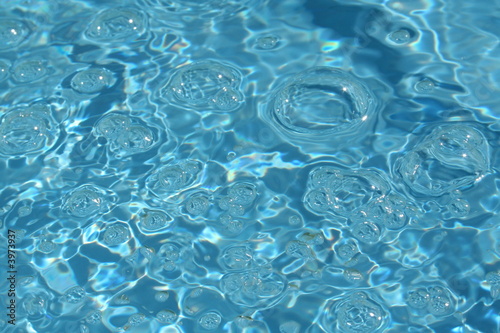 pool water bubbles