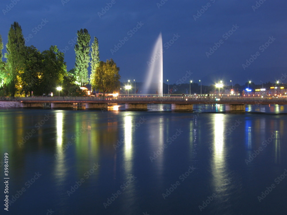 Geneva (Swiss) fountain at night