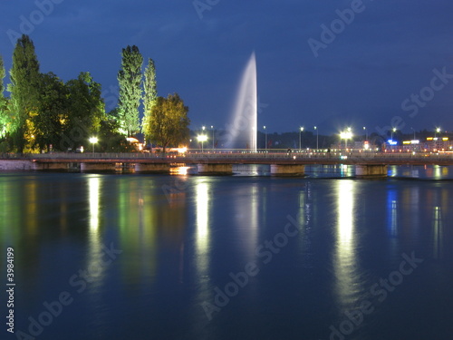 Geneva (Swiss) fountain at night