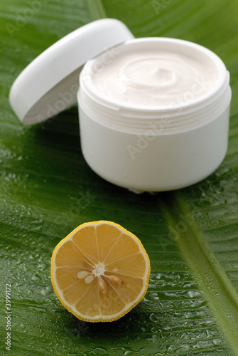 Moisturzing cream