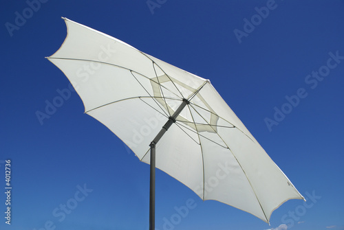 Parasol blanc