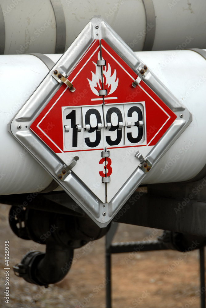 Obraz premium DOT Flammable 3 Placard on fuel tanker