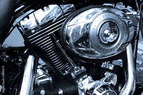 Gros plan sur le moteur d'une moto de légende