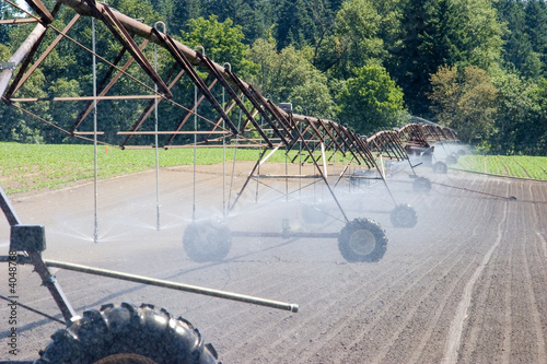 Farm field irrigation crawler