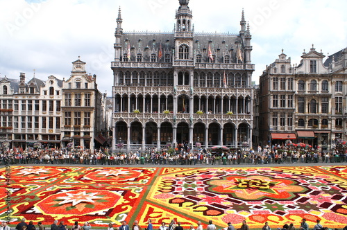 fête des fleurs sur la grand place de Bruxelles photo