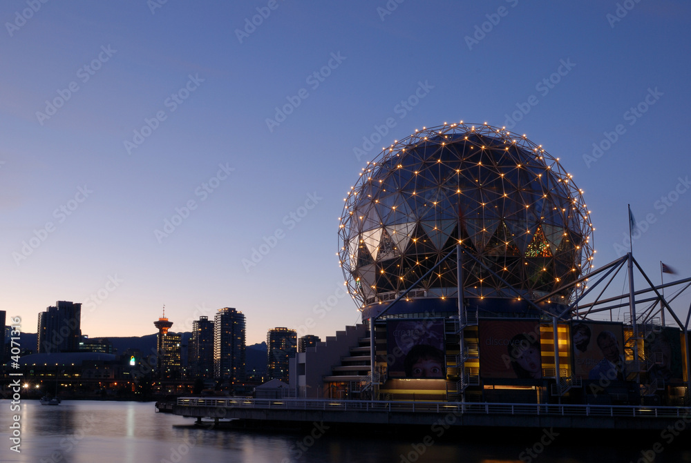 Naklejka premium geodesic dome of science world, vancouver night scene