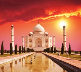 Keuken achterwand Rood Taj Mahal paleis bij dageraad  © Galyna Andrushko