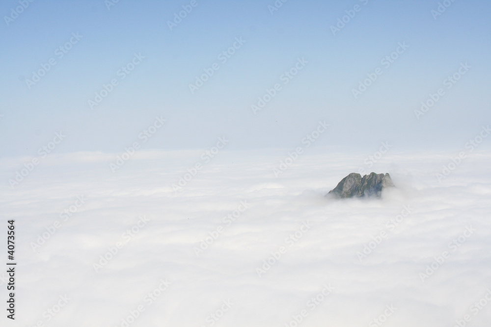 Allgäuer Alpen in Wolken - Blick auf Höfatz Gipfel