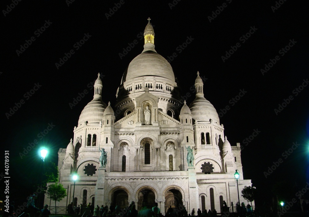 Le sacré coeur de nuit 