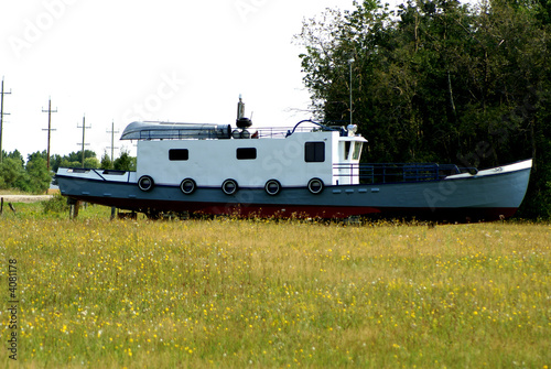 Canvas-taulu Whitebait fishing boat from Lake Winnipeg