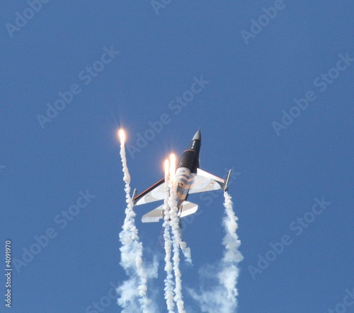 F16 flare