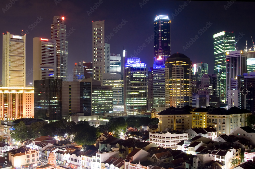 Fototapeta premium Singapore cityscape at night showing the financial district