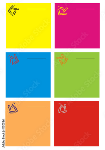 Colecção das notas em cores diferentes, no branco.