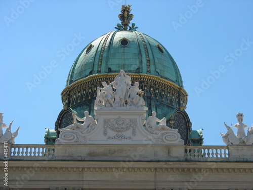 Photo hofburg in vienna,  cupola
