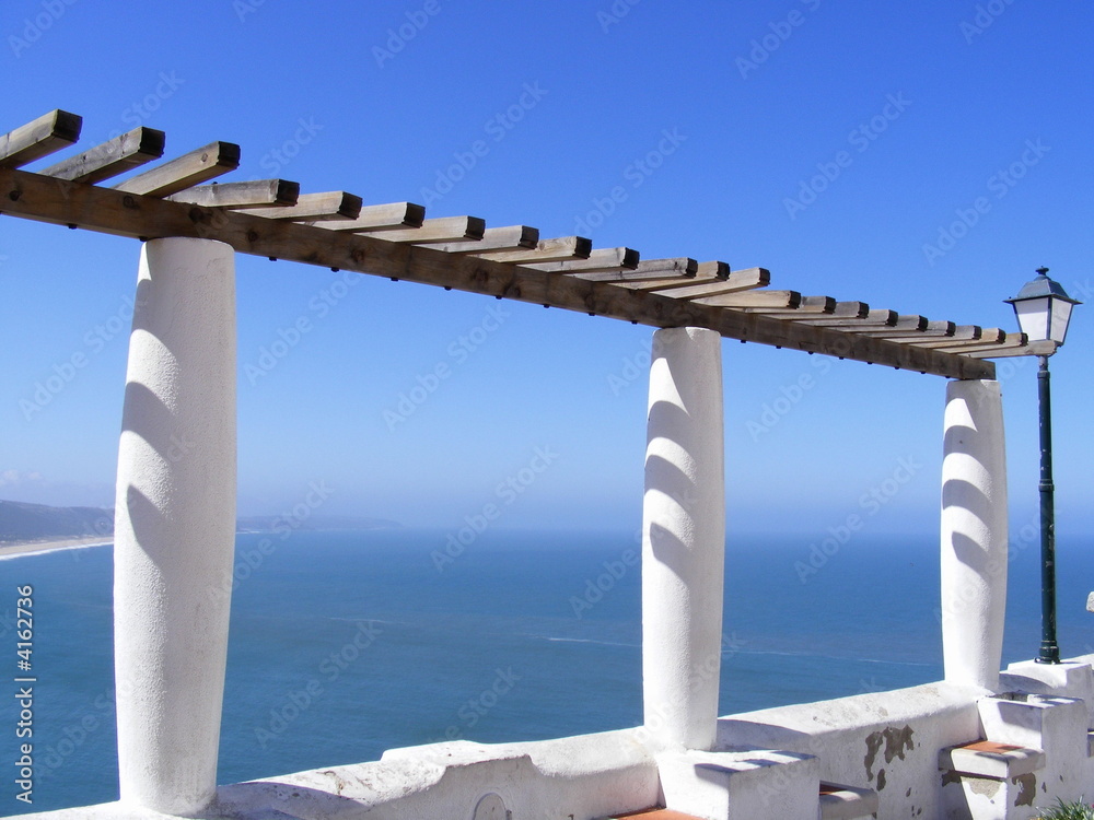 Fototapeta premium Paseo sobre el mediterraneo