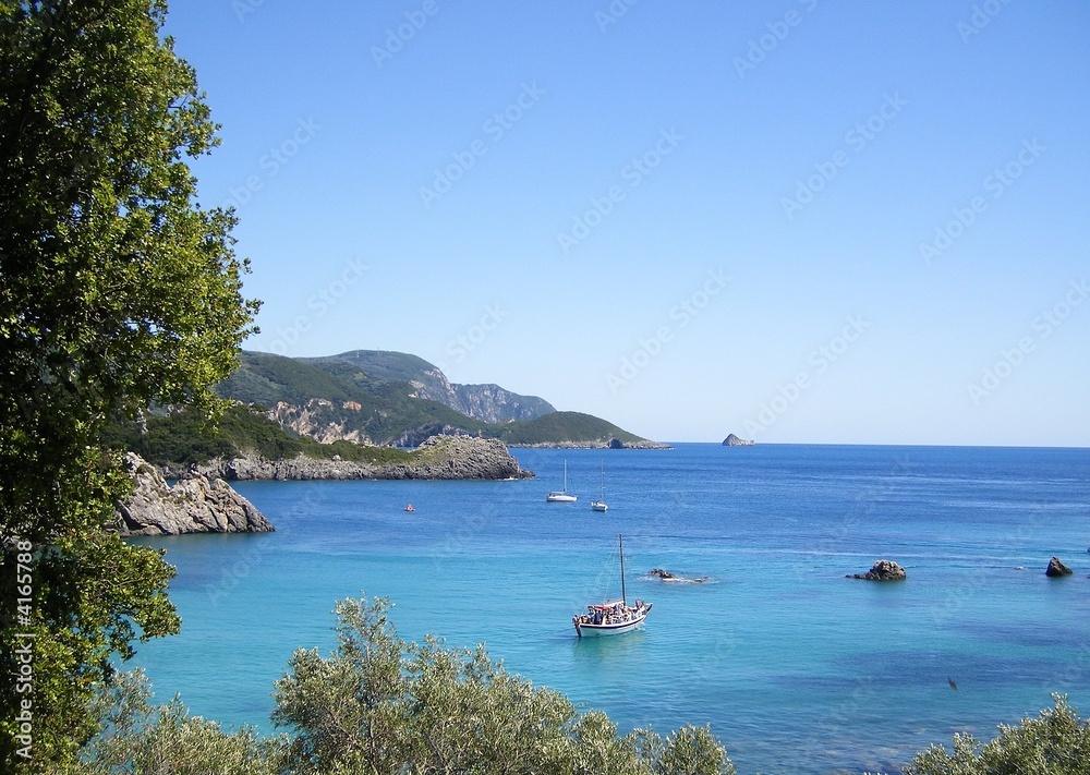 Obraz premium The Greek Isles - Boats in an Isles Cove